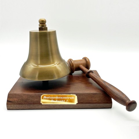 Een luxe welklinkende koperen bel-hamer inclusief voorzittershamer