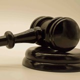 Jaarlidmaatschap met gratis Zwarte Houten Voorzittershamer met inscriptie